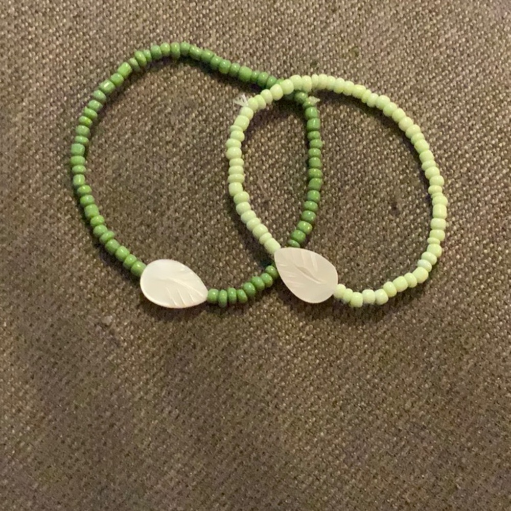 It is 6 to 7 inches long. The light one is 5 to 6 inches long hope you enjoy